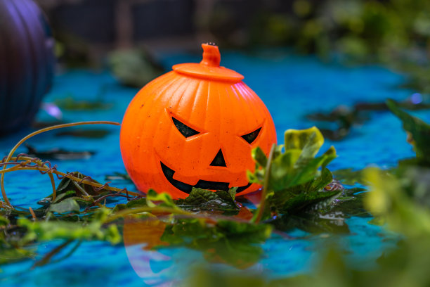 诡异的脸南瓜杰克o灯笼在万圣节假期图片下载