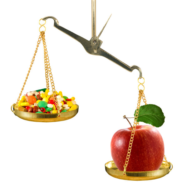 一个比一堆药还重的苹果图片下载