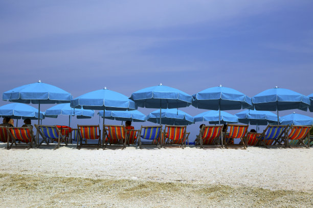 海滩上的热带天堂景观图片下载