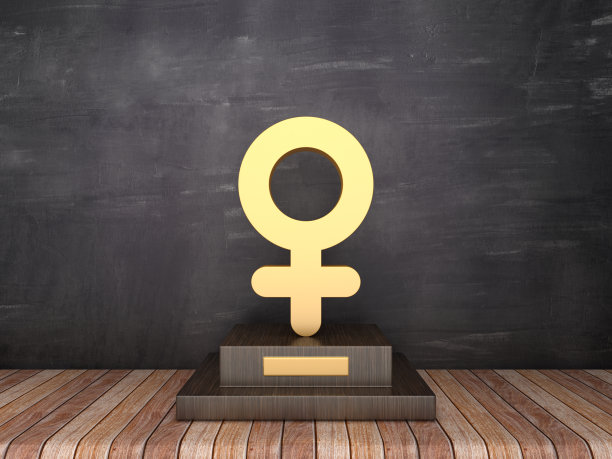 奖杯与女性性别符号在木地板-黑板背景- 3D渲染图片下载