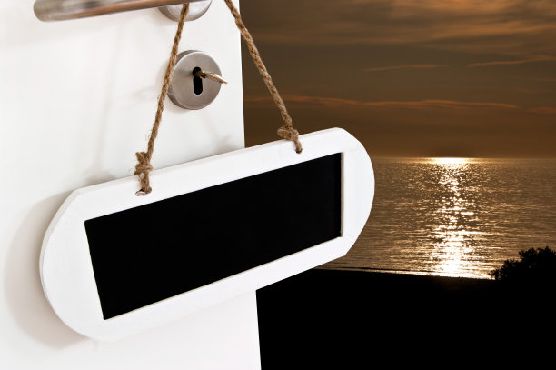 用黑板打开门湖和夜空图片下载