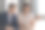 亚洲经理导师咨询白种人客户用笔记本电脑教学实习生图片下载