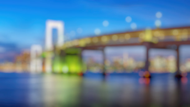 模糊的背景东京城市天际线在晚上。图片下载