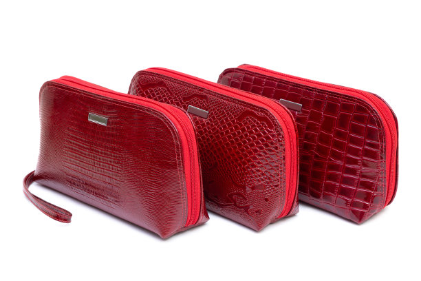 红色化妆袋图片下载