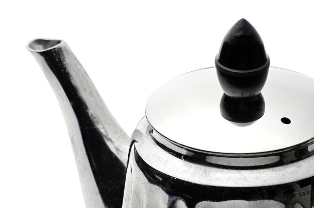 白色背景上的老式银茶壶图片下载