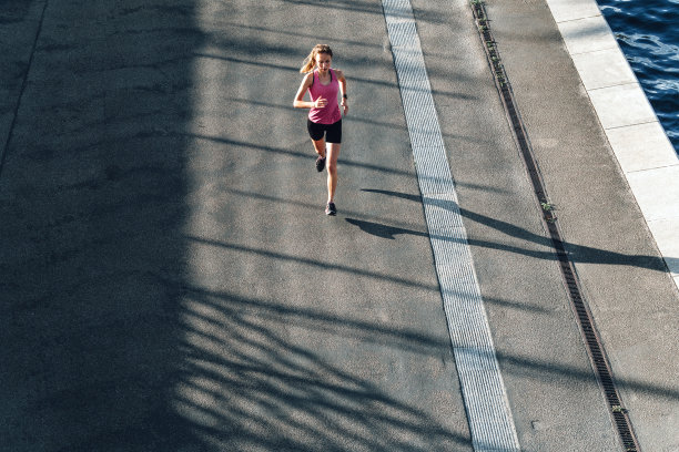 在街上跑步的女人:图片

嵌入的图像

买这幅画

布局的形象

死里逃生

妇女在街上跑步-库存摄影
年轻女人在街上奔跑图片下载