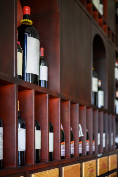 收藏酒瓶图片下载