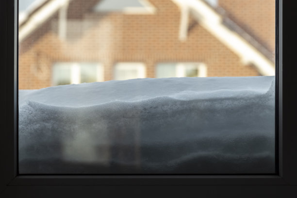 窗台上有雪图片下载
