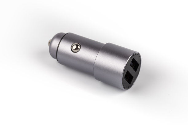 Usb多功能点烟器转换插头隔离在白色背景上图片下载