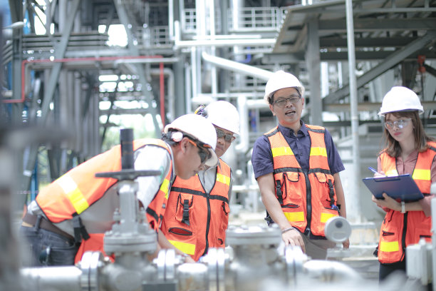 管道，石油和工程师图片下载