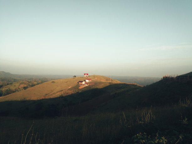 山上的房子图片下载
