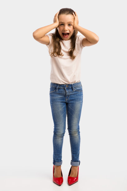 玩妈妈的鞋子图片下载