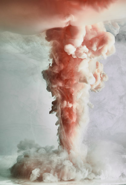 颜色进入液体，在运动中拍照。图片下载