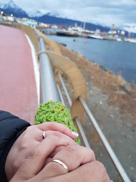 去世界尽头度蜜月图片下载