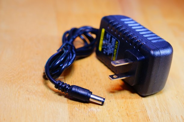 新的黑色电源适配器图片下载