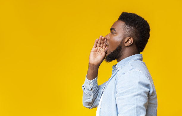 非裔美国人在发表声明，对着复印区大喊大叫图片下载