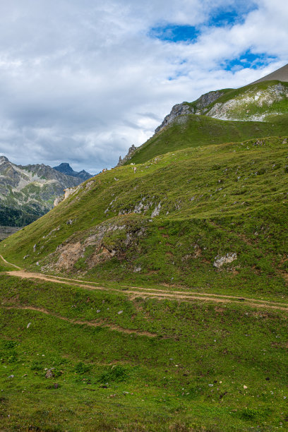 瑞士阿尔卑斯山的美丽图片下载