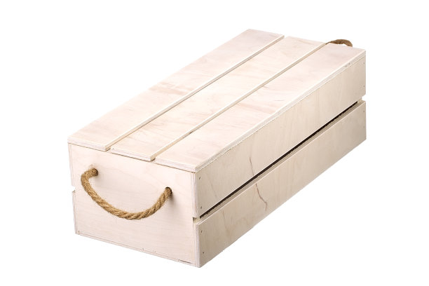 白色背景上有盖子的木箱。存储箱图片下载