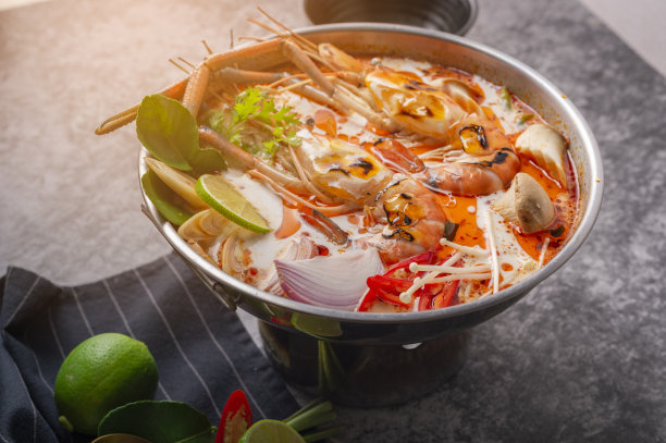 汤姆百胜宫。泰式海鲜火锅，传统的泰式食物。图片下载