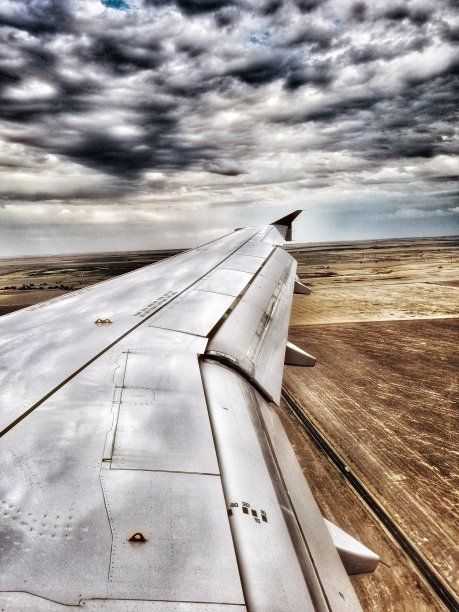 飞机降落在丹佛登航空公司图片下载