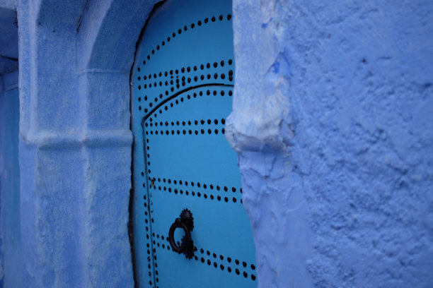 蓝色的门图片下载