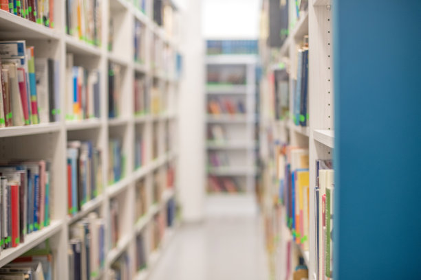 图书馆书架上的书图片下载