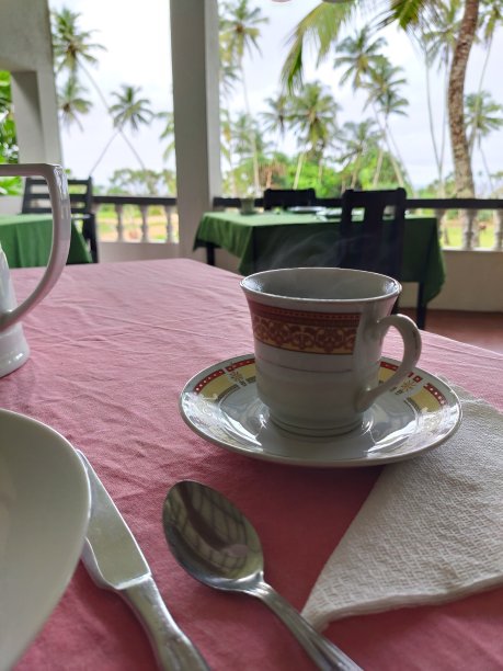 早晨喝咖啡图片下载