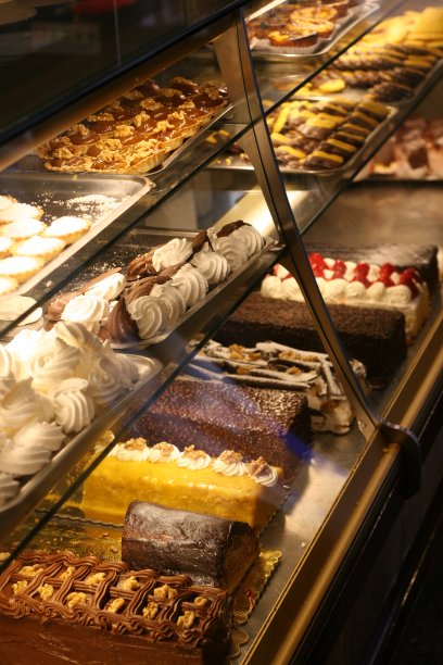 葡萄牙波尔图的奶油蛋糕，面包店，糕点店图片下载