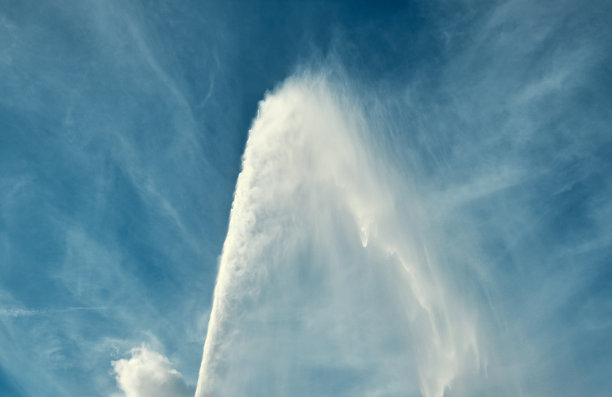 在日内瓦的日内瓦湖上的喷泉图片下载