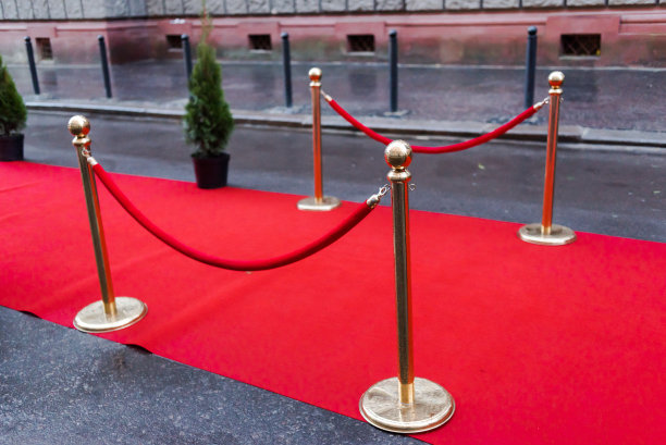 高档活动的红地毯。颁奖典礼红地毯节日活动或名人入场概念。图片下载