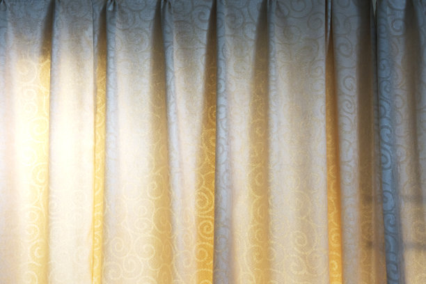 窗帘与美丽的晨光图片下载