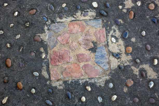 公园水泥地板上的图案。图片下载