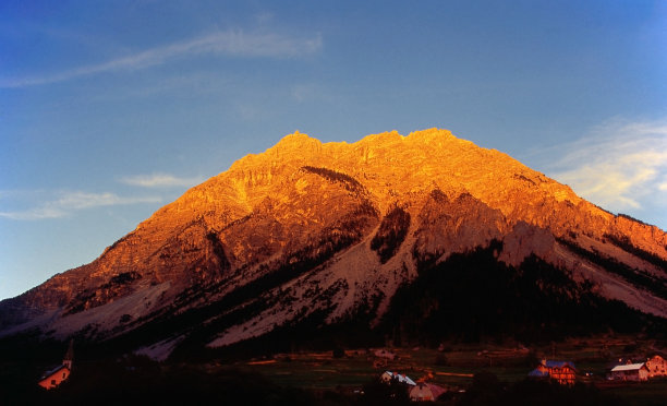 法国阿尔卑斯山，普罗旺斯高阿尔卑斯山脉图片下载