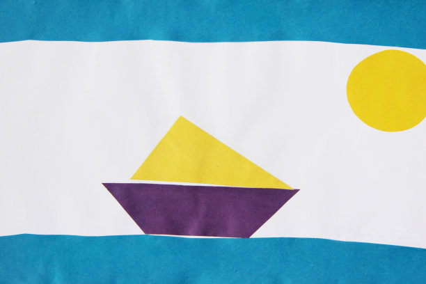 幼稚的贴花与海上的船和太阳。艺术品与贴花图片下载