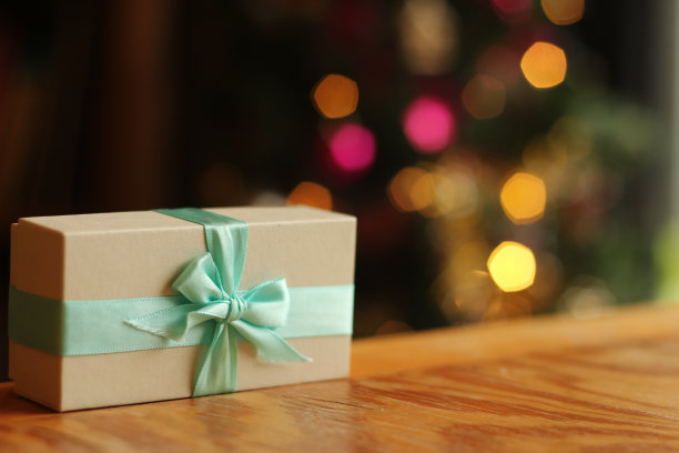 与bow-knot礼物。图片下载