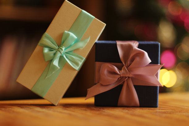 与bow-knot礼物。图片下载