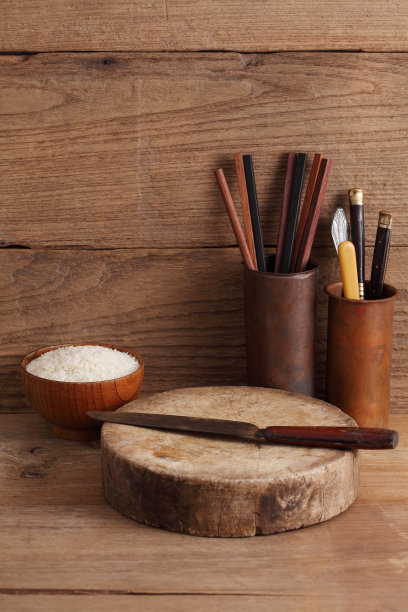 中式餐具以中餐厅为空白文字，中式厨房为背景图片下载