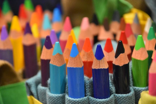 彩色铅笔图片下载