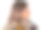 穿着芥末色夹克的迷人女人图片下载