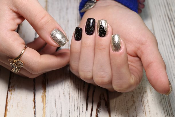 迷人的美甲图片下载