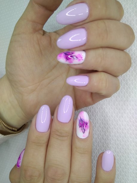 性感的粉红色指甲图片下载