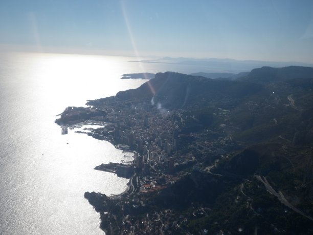 蒙特卡罗海岸线图片下载