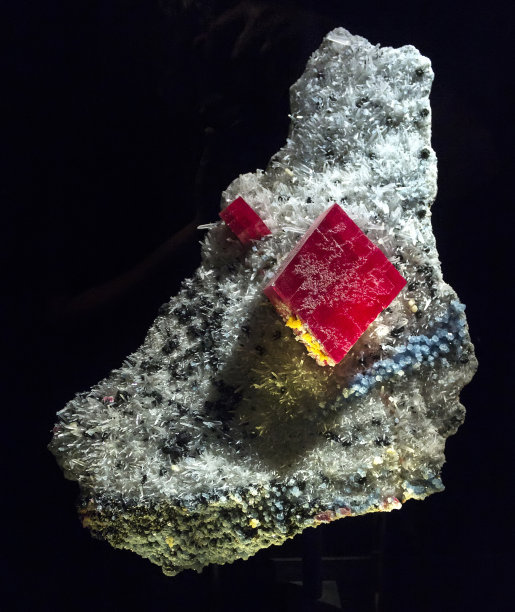 美丽的聪明的石头。图片下载