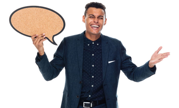 正面图片/一人/一人/腰部以上/ 20-29岁的成年人英俊的人黑头发/短发非洲裔/非裔人种男性/年轻人商人/商人穿着西装站着图片下载