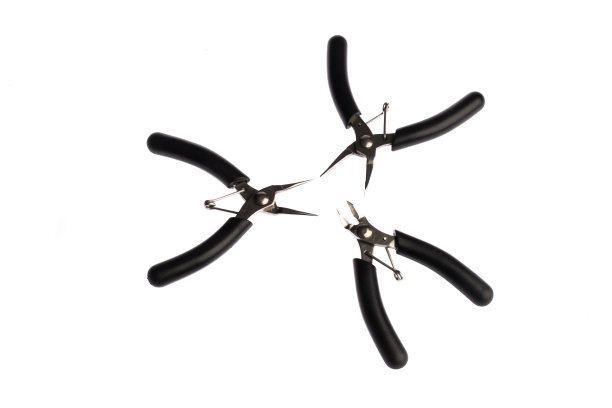 三种精密工具，钳子和工艺品刀具隔离在白色图片下载