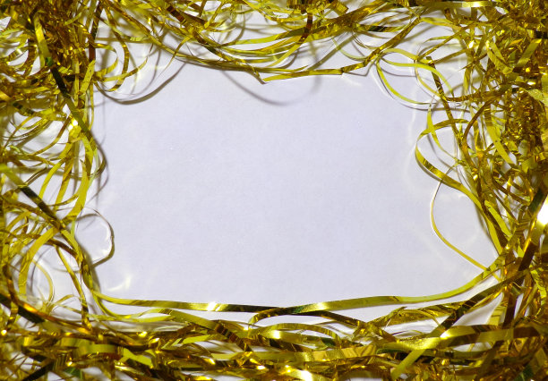 美丽的金属丝框架上的白色背景。图片下载