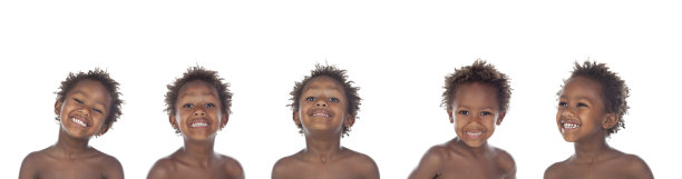 很多非洲孩子做鬼脸的照片图片下载