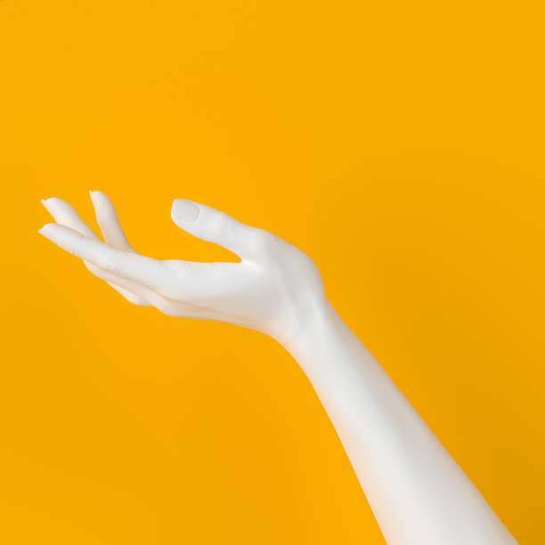白色摊开的手雕塑给予，持有，采取或显示一些姿态孤立的黄色背景，3d插图，图片下载