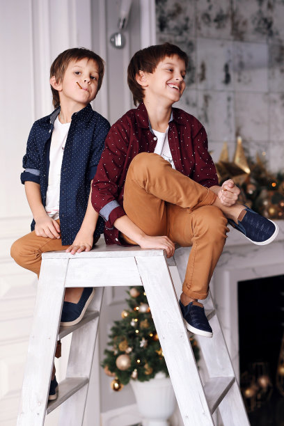 兄弟们，新年快乐图片下载