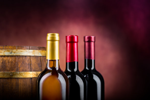 葡萄酒和桶图片下载